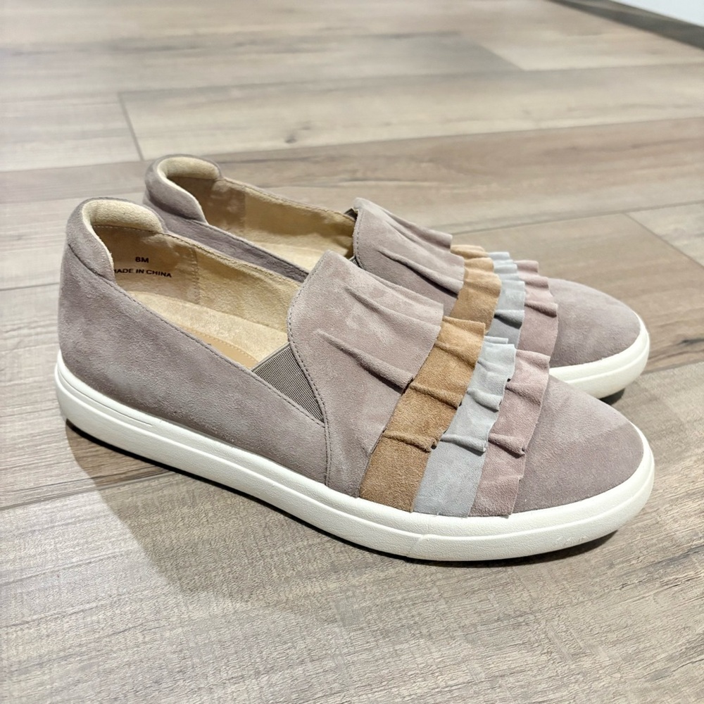 Vaneli Suede Ruffle Slip-on‎ Shoes mauve tan size 8